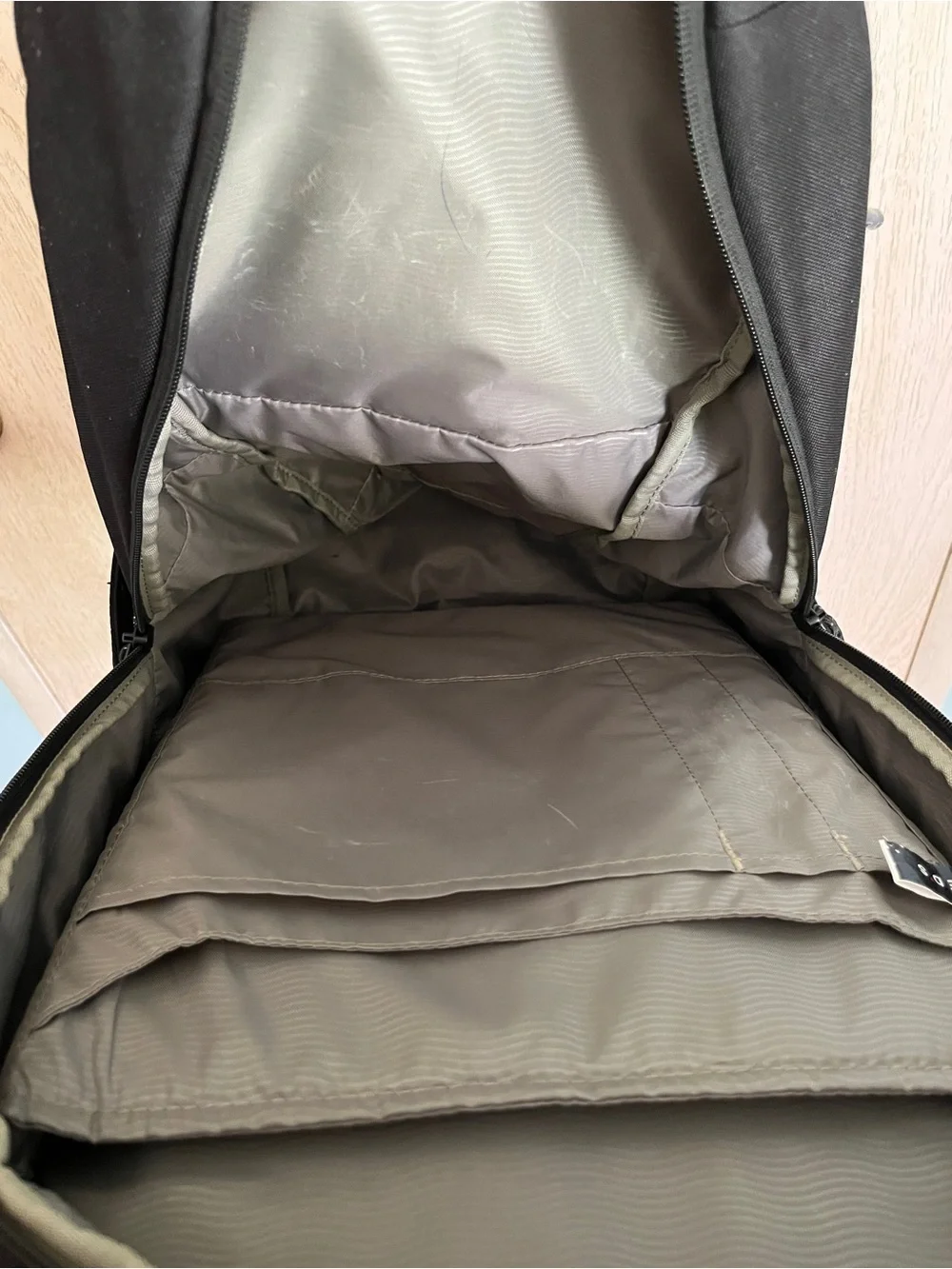 THULE Lumion Backpack 21L Holds 16” Computer Black READ
